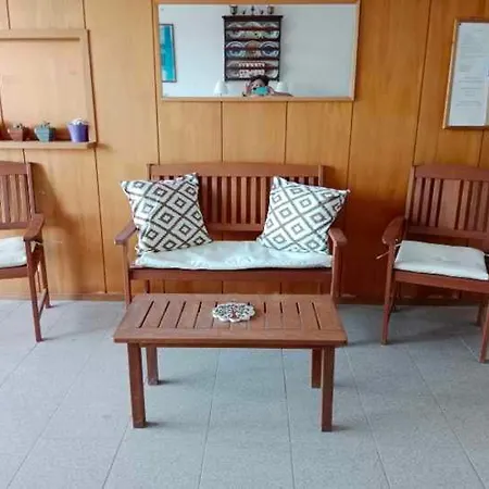 アパートホテル Pefkos Crystal Bay And